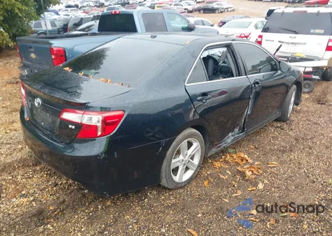 2013 Toyota Camry Se z USA, uszkodzony, nr VIN 4T1BF1FK4DU647727